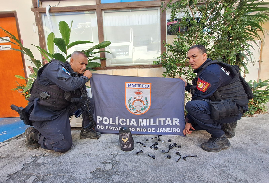 Forças de segurança capturam homem com mandado de prisão e entorpecentes na Praia Grande