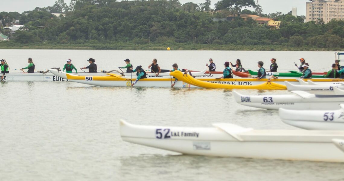Circuito de canoa havaiana agita fim de semana em Macaé na Lagoa de Imboassica