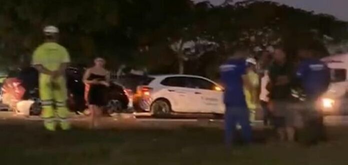 Engavetamento na BR-101 deixa trânsito lento na altura do Parque Aeroporto em Campos