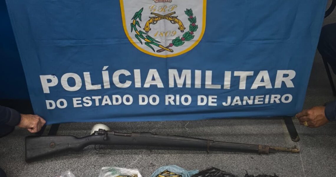Adolescente é apreendido com rádio transmissor em operação que recolheu fuzil em Macaé