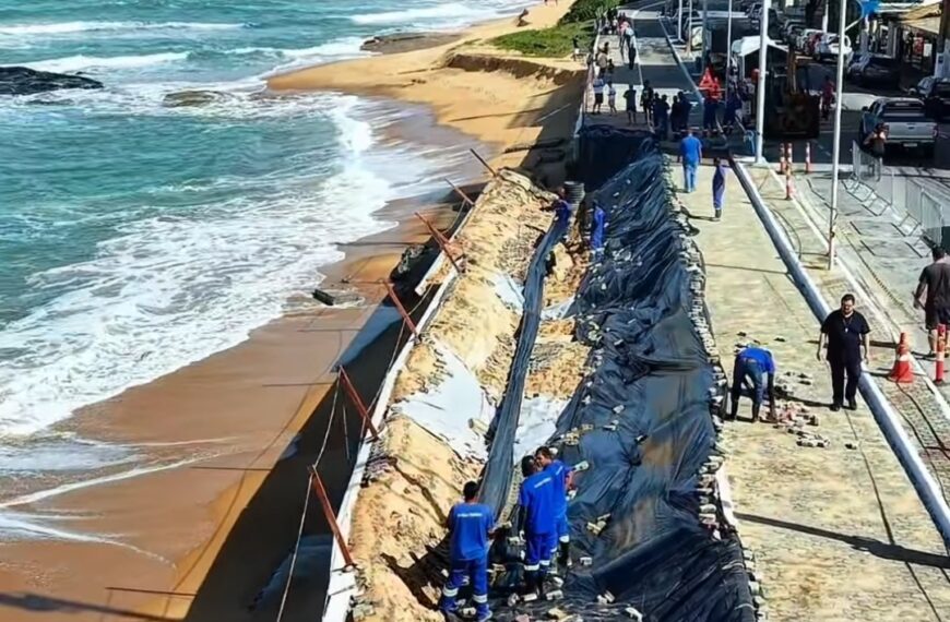 Mar avança e danifica calçadão e ciclovia da Praia Campista em Macaé