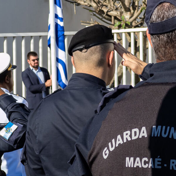 Celebrações pelos 213 anos de Macaé começam com homenagem aos símbolos nacionais