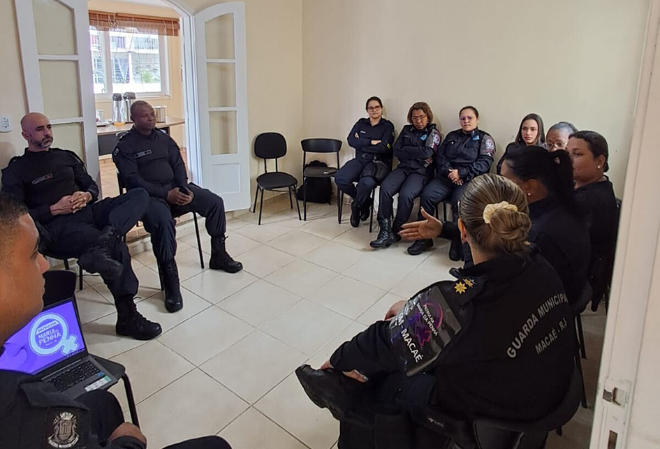 Cabo Frio reforça combate à violência contra a mulher em encontro regional