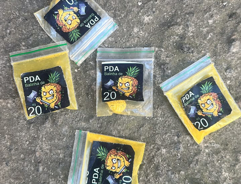 PM e PROEIS apreendem cocaína, skank e ecstasy em Arraial do Cabo