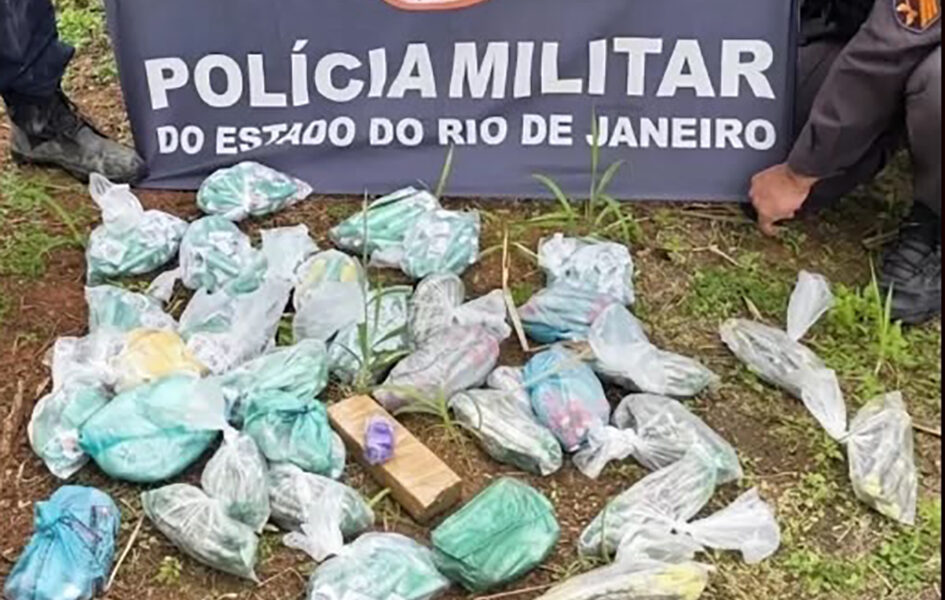 Denúncia leva polícia a esconderijo do tráfico em Cabo Frio