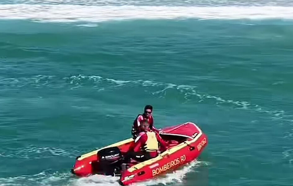 Juan, de 15 anos, segue desaparecido e buscas continuam na Praia do Pontal, em Arraial do Cabo