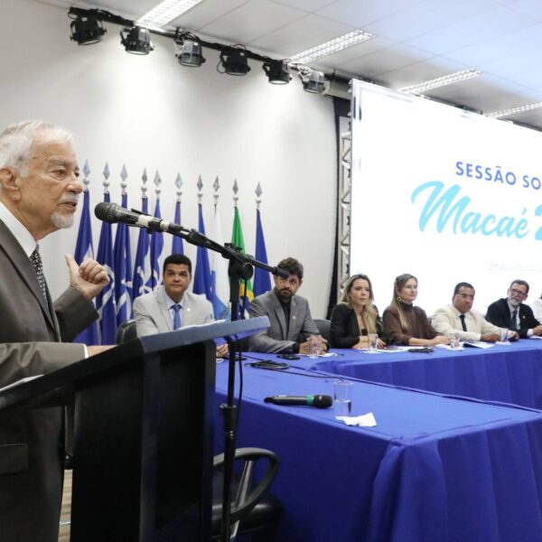 Sessão solene reúne autoridades e reconhece protagonistas do desenvolvimento de Macaé