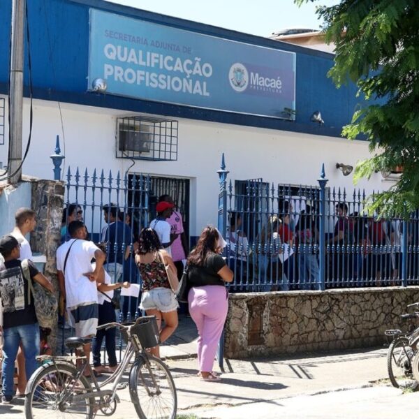 Cursos gratuitos em Macaé miram geração de empregos nos setores onshore e offshore