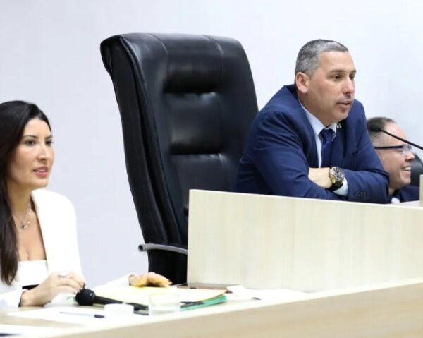 Câmara de Macaé oferece estágio de 4 horas diárias com bolsa de R$ 2,4 mil