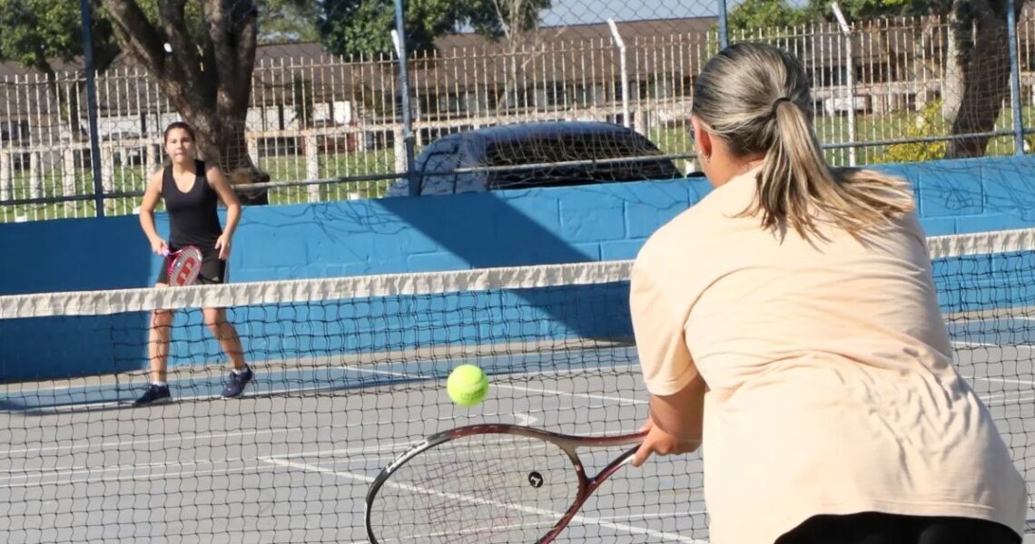 Tênis ganha destaque em Quissamã com torneio para atletas locais