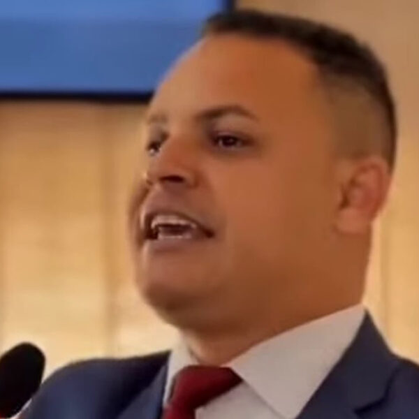 Vereador de São Pedro da Aldeia critica colega por reação a cobranças da população