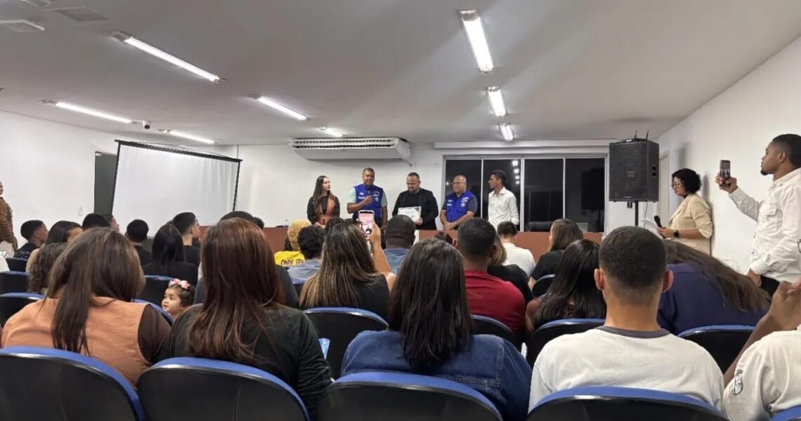 Juventude ganha espaço para apresentar propostas e demandas em Cabo Frio