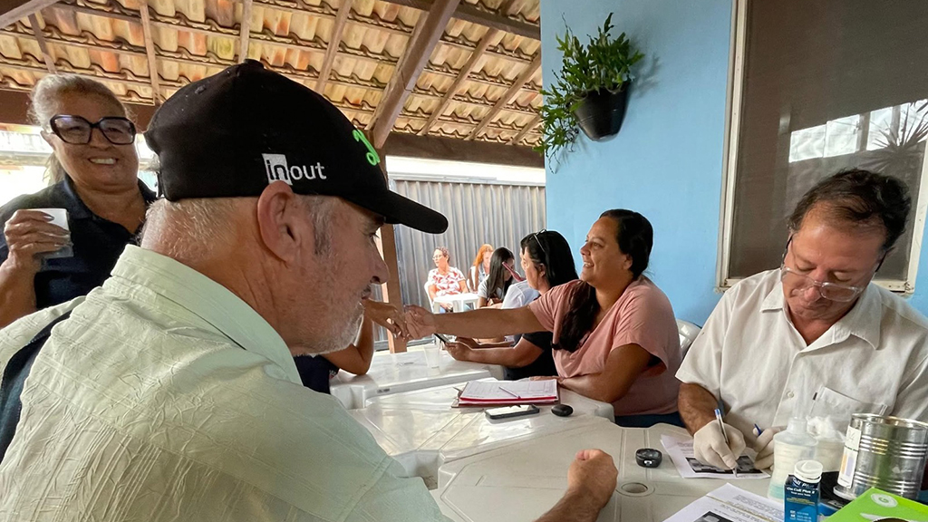 Arraial do Cabo leva serviços gratuitos para moradores de Monte Alto
