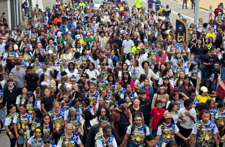 Marcha para Jesus transforma ruas de Macaé em palco de fé, louvor e celebração