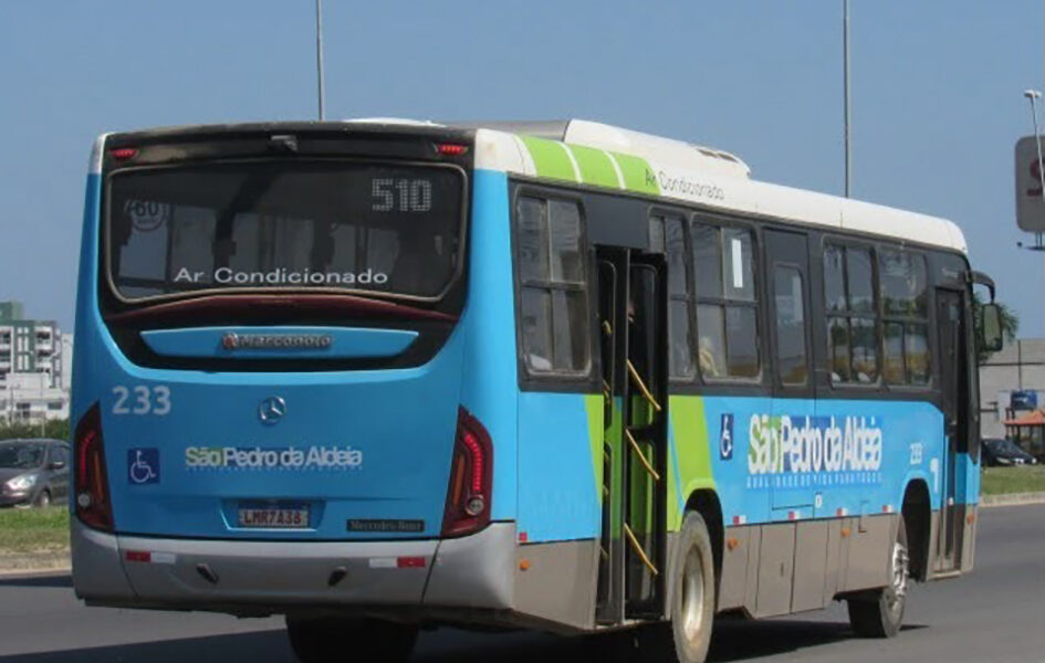 Mulheres podem descer fora dos pontos de ônibus após as 22h em São Pedro da Aldeia