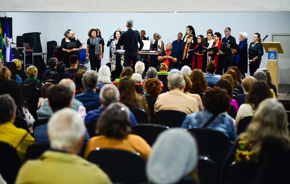 Cabo Frio recebe corais do Brasil e da Colômbia em encontro internacional