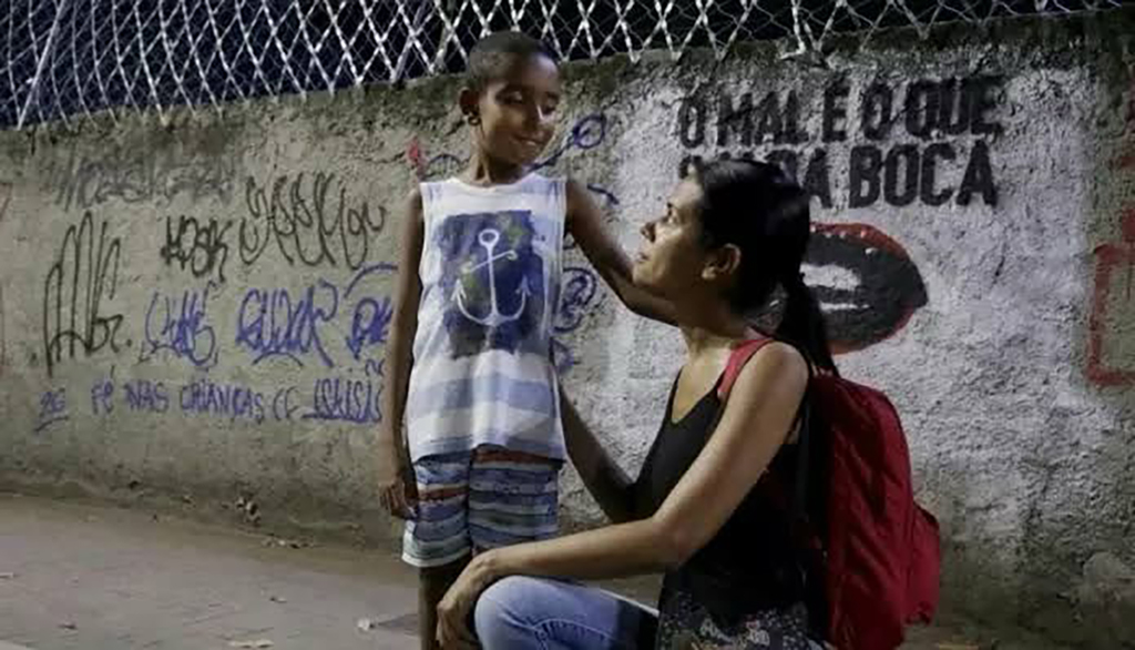 Mãe e filho planejam voltar a Cabo Frio após receberem R$ 85 mil em doações