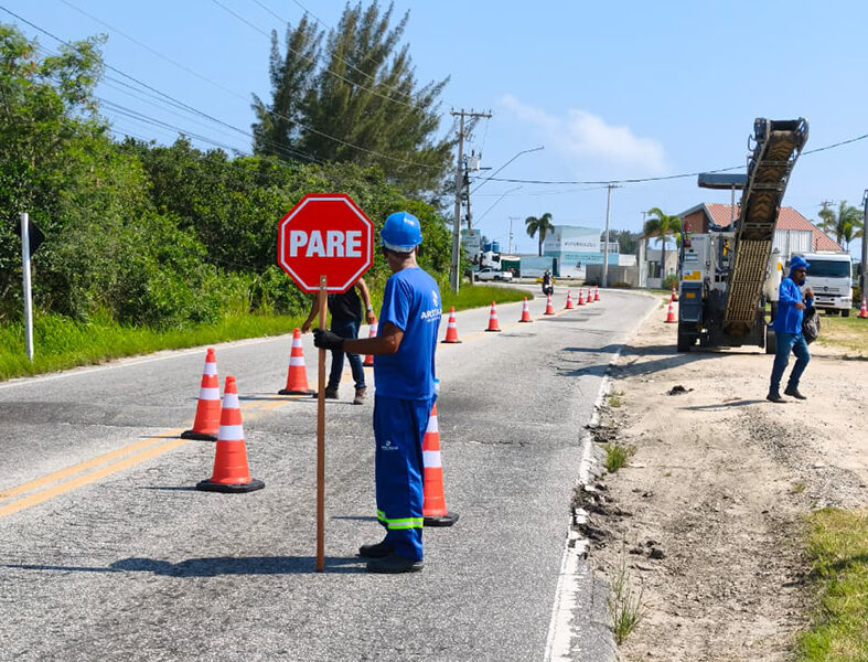 Asfalto novo! Arraial do Cabo inicia recuperação da RJ-102