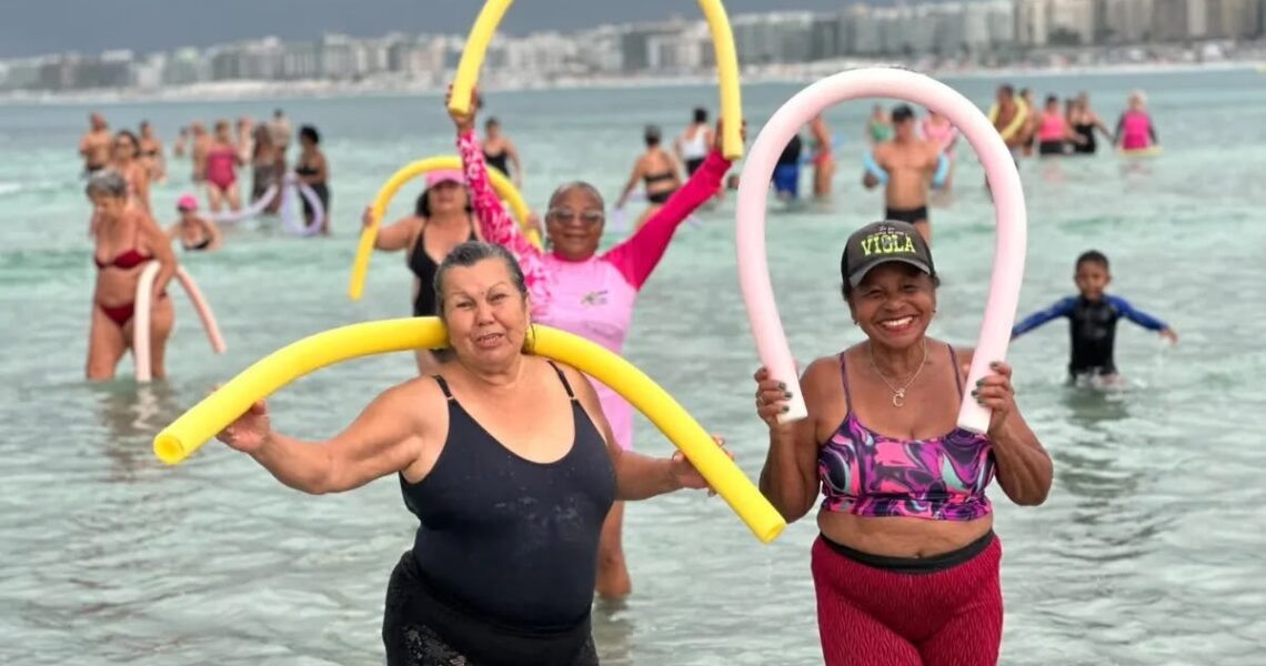 Cabo Frio promove atividades físicas na praia em ação do Outubro Rosa
