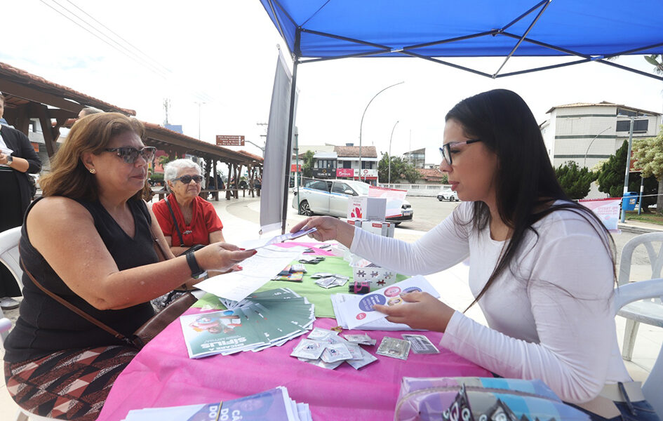 Mobilização reúne serviços gratuitos de saúde no Centro de Rio das Ostras