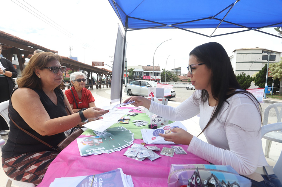 Mobilização reúne serviços gratuitos de saúde no Centro de Rio das Ostras