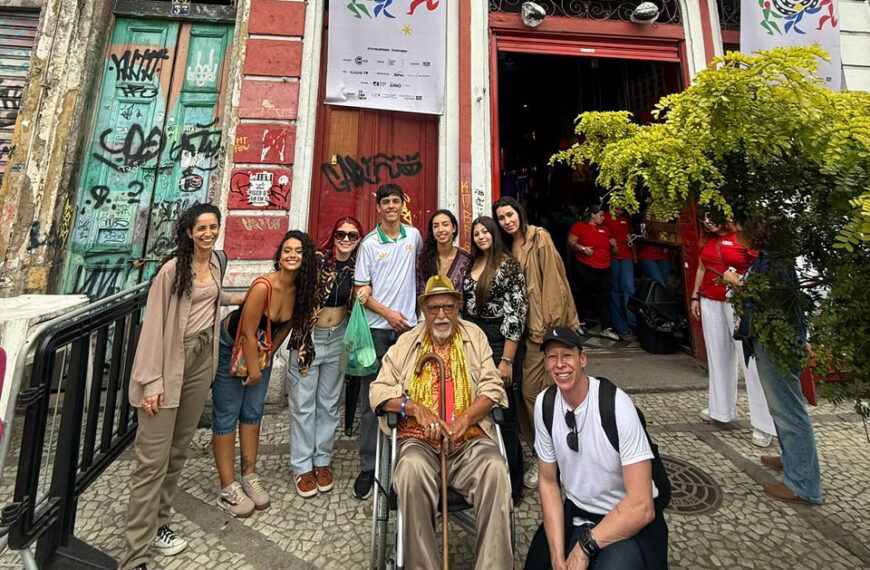 Alunos da Escola da Onda de Rio das Ostras participam de programação cultural no Rio de Janeiro